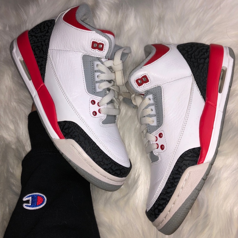 Retro Jordan 3 Fire Red - Picture 2 of 4
